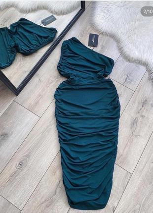 Зелена довга сукня на одне плече. сукня міді гумка4 фото