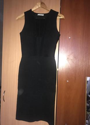 Чёрное обтягивающее мили-платье4 фото