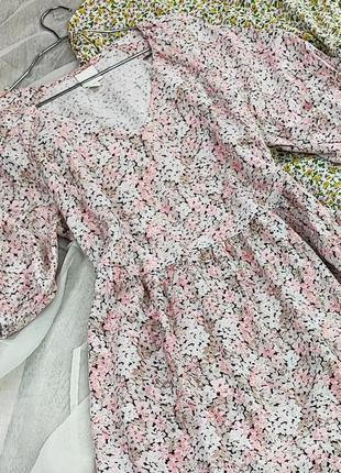 Нежное ярусное платье миди свободного кроя в цветочный принт h&amp;m2 фото
