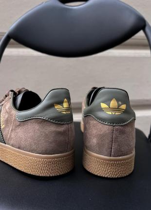 Кросівки adidas gazelle brown green7 фото