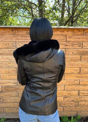 Женская кожаная куртка с мехом кролика на осень3 фото