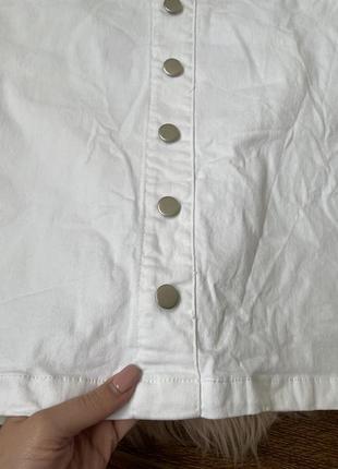 Джинсовое белое платье на кнопках8 фото