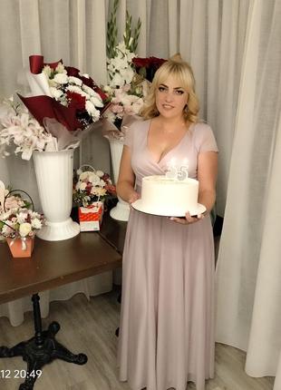 Довга святкова сукня ніжно лілового кольору