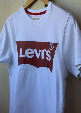 Базова білосніжна футболка levi’s оригінал