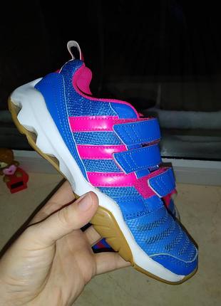 Кроссовки adidas