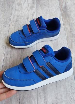 Кроссовки adidas, 31 размер, вьетнам