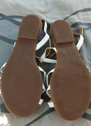 Босоножки со стразами