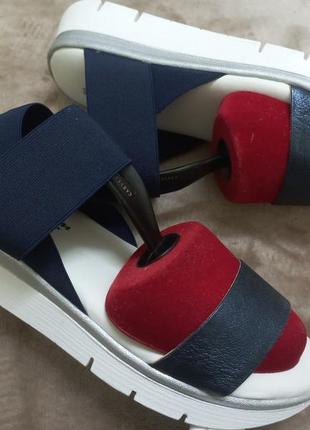 Босоножки сандали фирменные кожа жен 39р. easy comfort италии1 фото