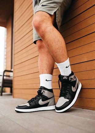 Мужские кроссовки nike air jordan 1 hi og black grey - скидка.3 фото