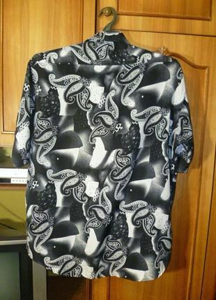 Летняя мужская рубашка previa с коротким рукавом черно-белая с абстрактным принтом2 фото