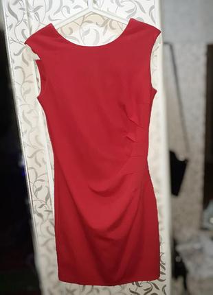Платье красное
