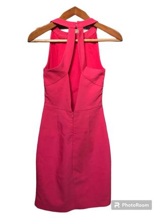 Красно-малиновое мини платье с открытой спиной2 фото