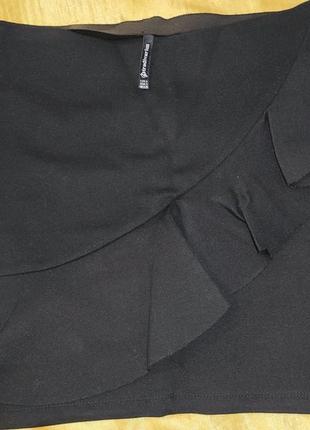 Стильная фирменная юбочка юбка юбка бренд.stradivarius.s.1 фото