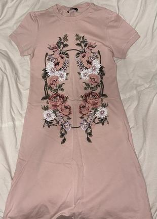 Розовое платье / сарафан с принцем цветков