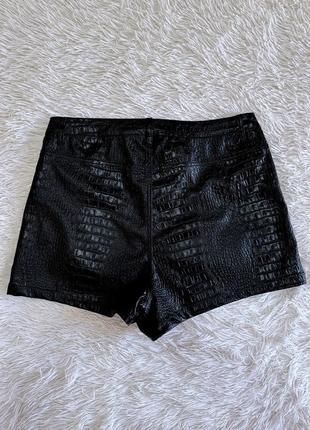 Черные кожаные шорты missguided змеиный принт7 фото