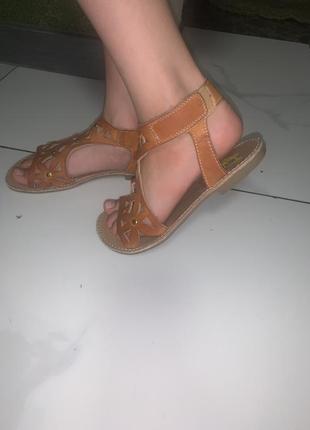 Босоніжки 4