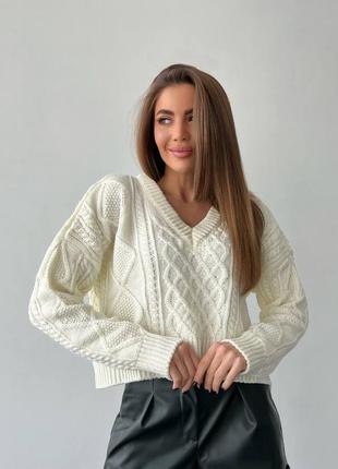 Укороченный вязаный свитер джемпер с узором косами оверсайз малиновый электрик белый шерсть акрил9 фото
