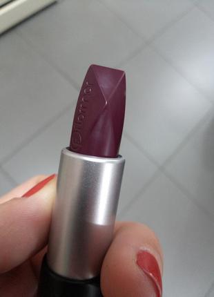 Помада flormar extreme matte (chic violet)2 фото