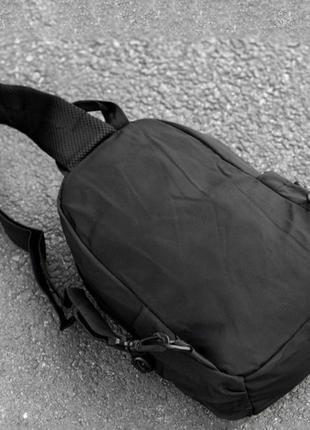Чоловіча нагрудна сумка-слінг solk однолямковий рюкзак чорна текстильна через плече бананка 5 л7 фото
