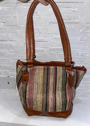 Стильная вместительная сумка