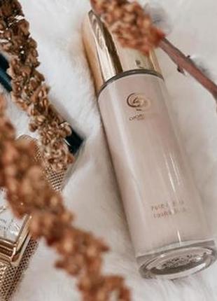 Тональная основа с эффектом сияния pure íforia giordani gold код 42362 oriflame