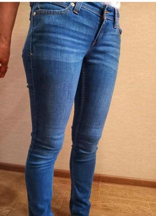 Джинсы бренд levi's бедра 85/90 см