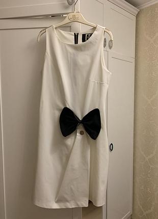 Белое платье
