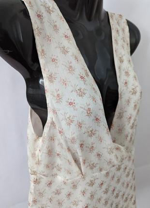 Нарядная блуза без рукавов mango, легкая, летняя, майка, топ, с открытыми плечами, декольте, в цветы