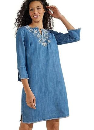 Легка джинсова сікня з вишивкою