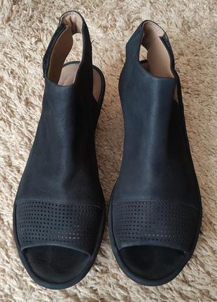 Босоніжки clarks