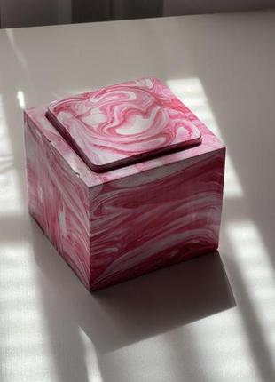 Аромасвеча соевая в кашпо в виде куба с крышкой "cube", 190 мл (брусника)5 фото