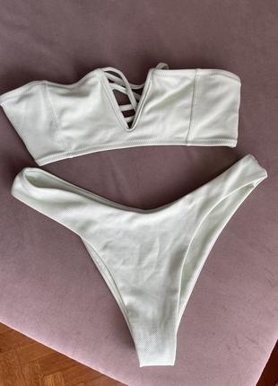 Купальник ніжно салатового кольору