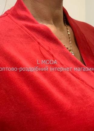 Халат жіночий велюровий червоний на запах із поясом3 фото