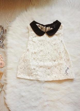 Белый ажурный кроп топ с черным воротником гипюр набивной нарядный короткая блуза