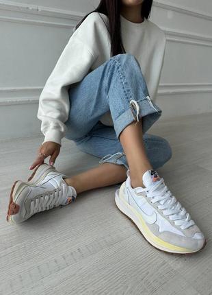 Женские кроссовки nike sacai vaporwaffle cream6 фото