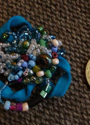 Брошка з бісеру