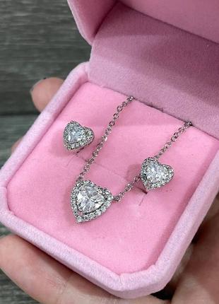 Подарок девушке - набор колье и серьги "циркониевые сердечки белое медицинское золото" в бархатном футляре