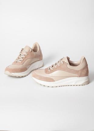 Бежеві шкіряні повсякденні кросівки 36 розміру