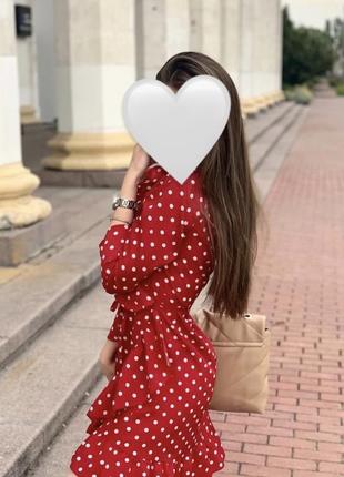 Плаття в горошок