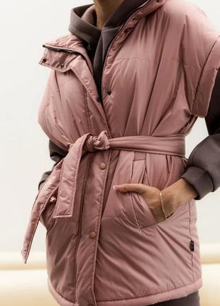 Теплая женская куртка-жилетка трансформер с поясом оверсайз синтепух 42-52 размеры разные цвета5 фото