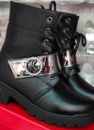 Зимові чорні модні черевики на підборах для дівчинки7 фото