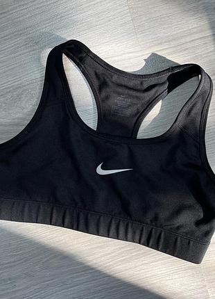 Спортивный топ nike