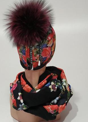 Комплект - шапочка  и снуд с цветочным принтом бренд ruzhinska3 фото