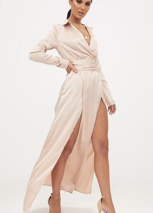Длинное сатиновое платье с разрезами пудрового цвета zara mango
