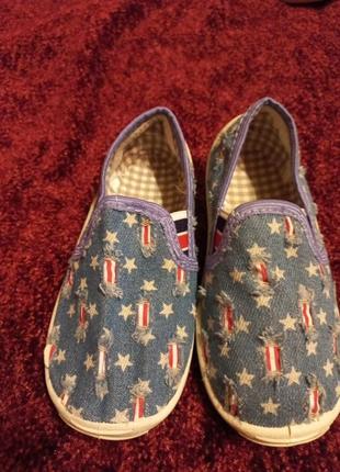 Тапочки з боків  на  ризинці