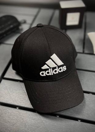 Бейсболка чоловіча жіноча adidas (адідас) літня чорна кепка на літо спортивна