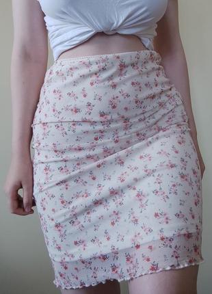 Облегающая мини юбка croppв в цветочный принт1 фото