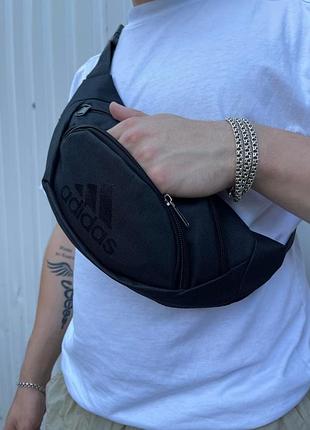 Бананка adidas чорна з чорним логотипом