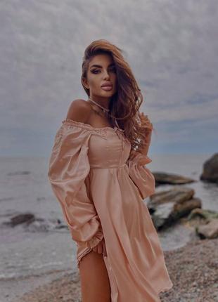 Шёлковое платье беби долл чёрное бежевое малиновое с открытыми плечами с рукавами фонариками с пышной юбкой расклешенное с корсетным лифом