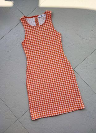 Сукня bershka по фігурі xs